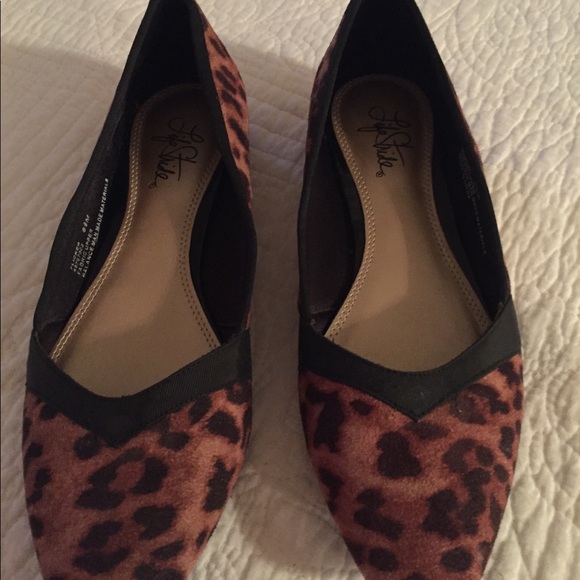 lifestride leopard pumps